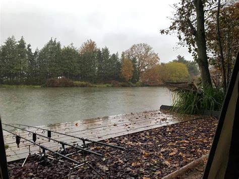 5 acre lake narrow but long in size with a good head of fish for everyone novice or more advanced angler. . Moulicent carp lake france